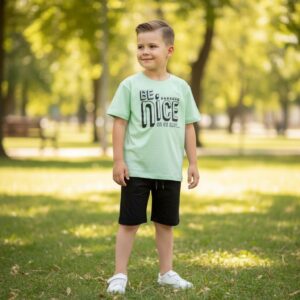 Conjunto Infantil Menino "Be Nice" - Camiseta Verde Menta + Short Preto Básico